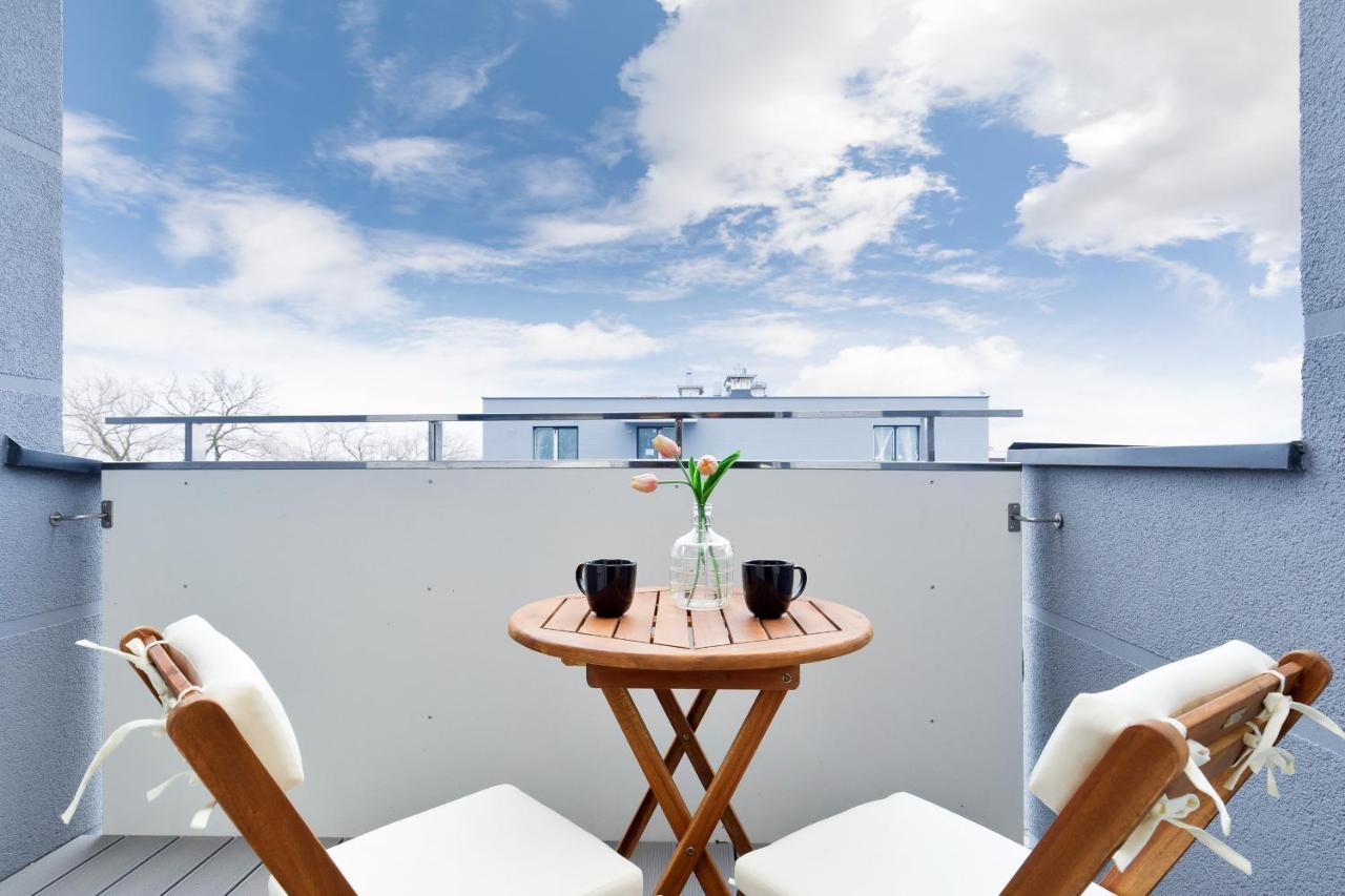 Apartament Premium Platany By Noclegi Renters Колобжег Екстериор снимка